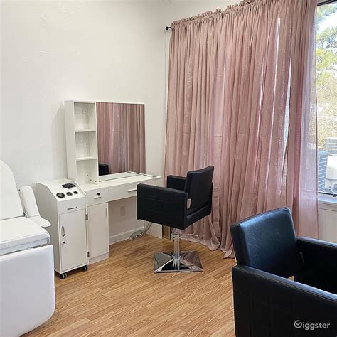 Here, you can fulfill your dream of starting a <b>salon</b> business without the high overhead at start-up. . Salon room for rent